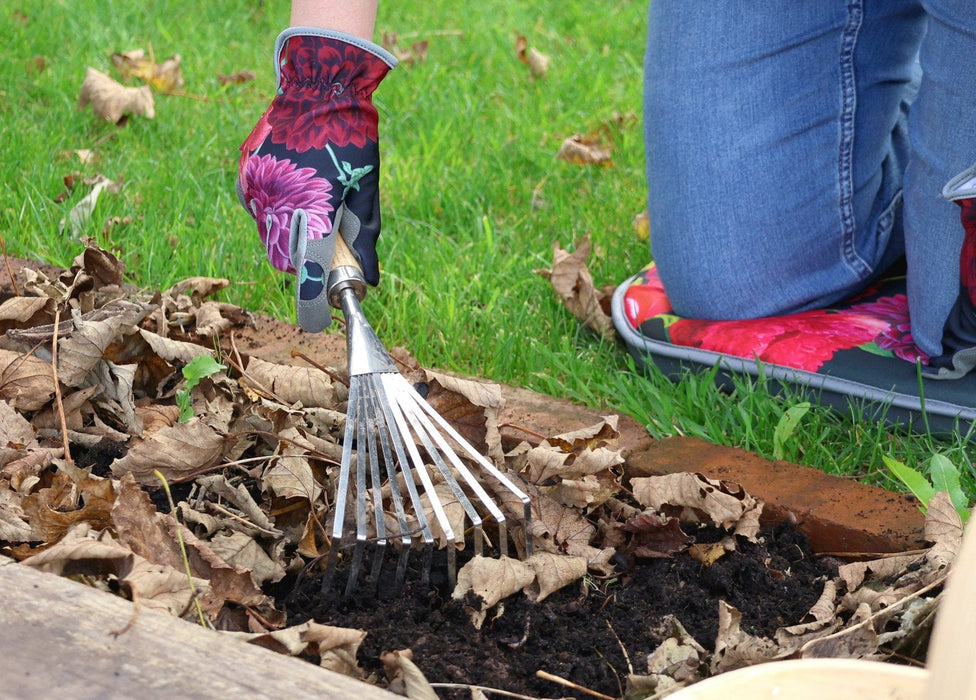 Esschert's Garden Garden Tools & Equipment - Traditional Hand Leaf Rake (Stainless Steel)