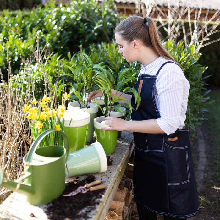 Esschert's Garden Gardening Aprons & Tool Belts - Denim Cross Back Garden Apron