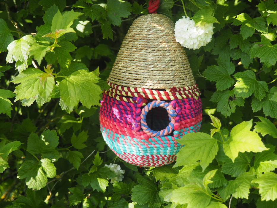 Jardinopia Bird Houses & Tables - Pear Shaped Munja-Jute Birdhouse