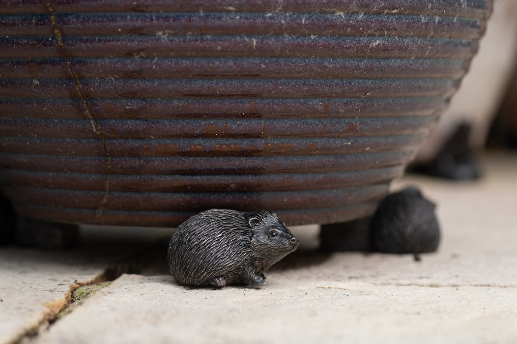 Jardinopia Plant Pot Accessories - Plant Pot Feet - Bronze Hedgehog