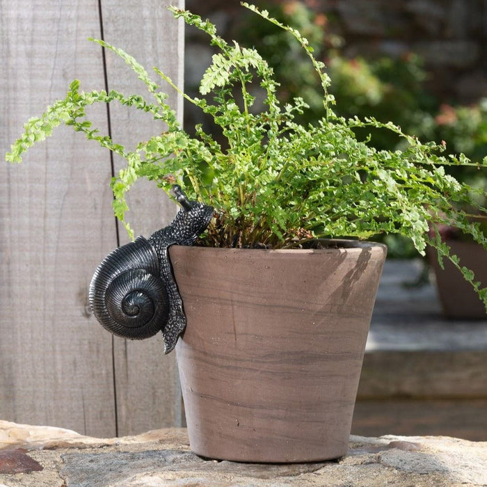 Jardinopia Plant Pot Accessories - Plant Pot Hanger - Bronze Snail